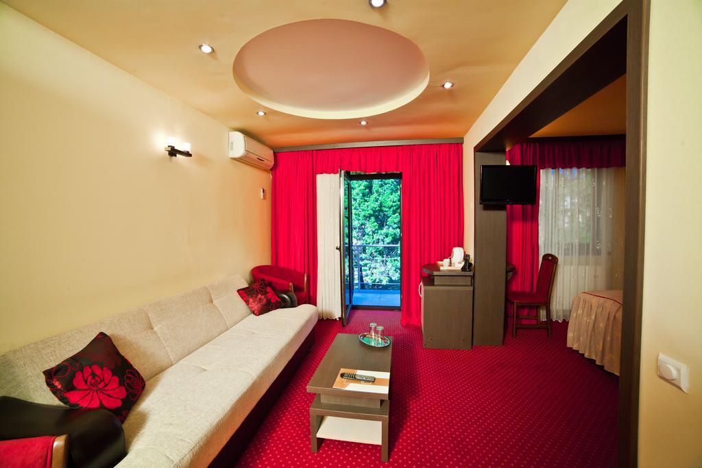 Hotel Dana อามารา ภายนอก รูปภาพ
