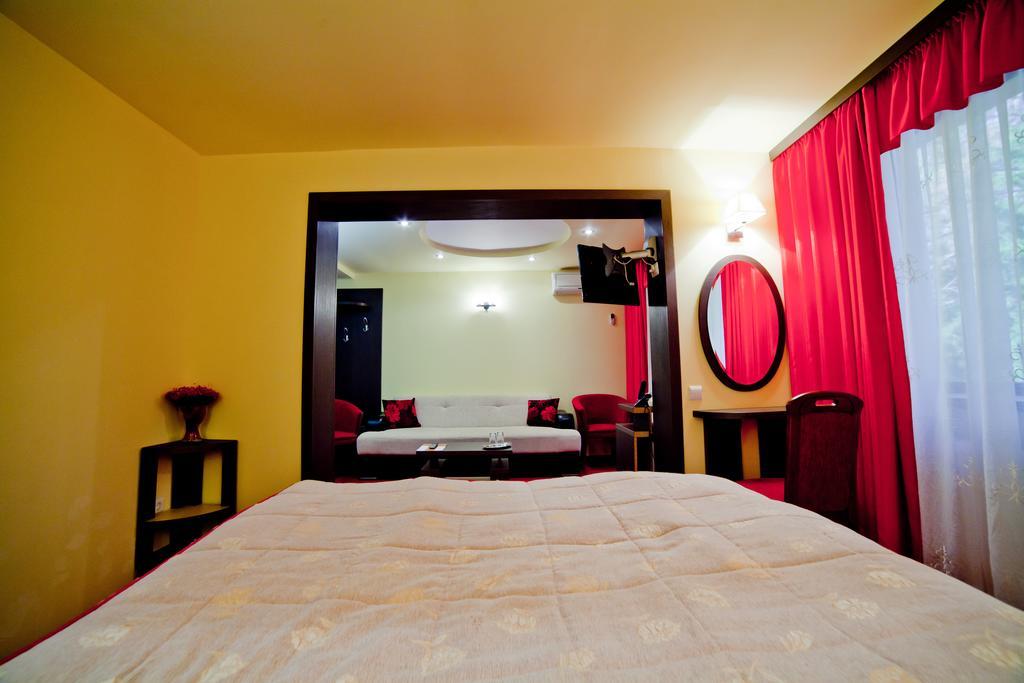 Hotel Dana อามารา ภายนอก รูปภาพ