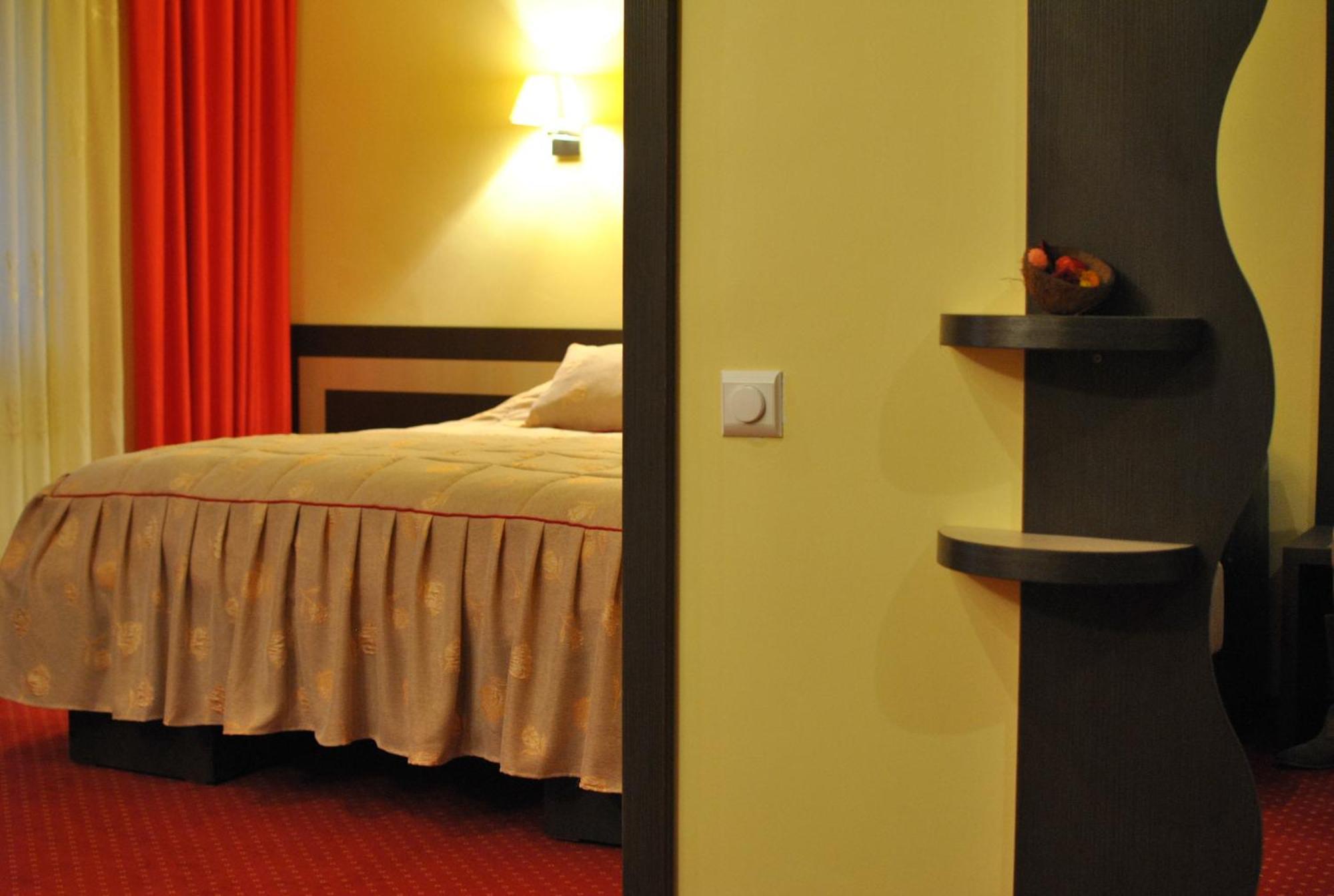 Hotel Dana อามารา ภายนอก รูปภาพ